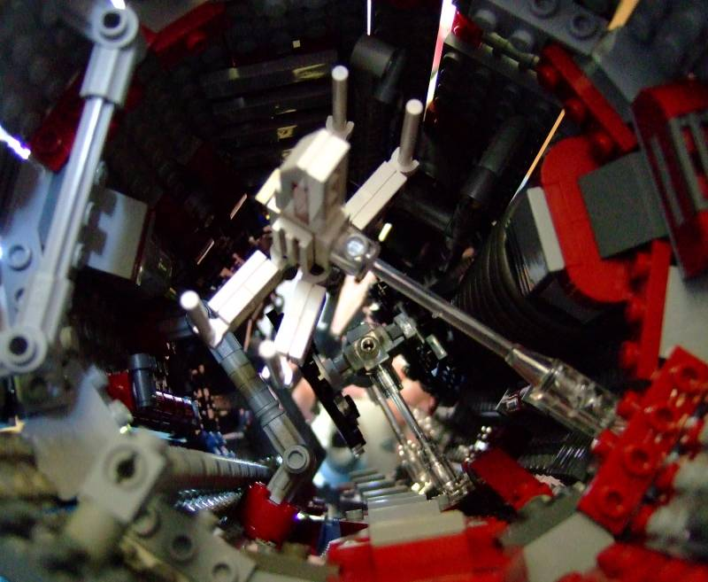 Illustration for article titled Using Hundreds of LEGO Star Wars Mini-Spaceships to Create Huge Battles